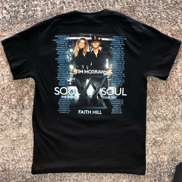 Tim McGraw and Faith Hill Country 2017 Tour t-shirt - Picture 4 of 5